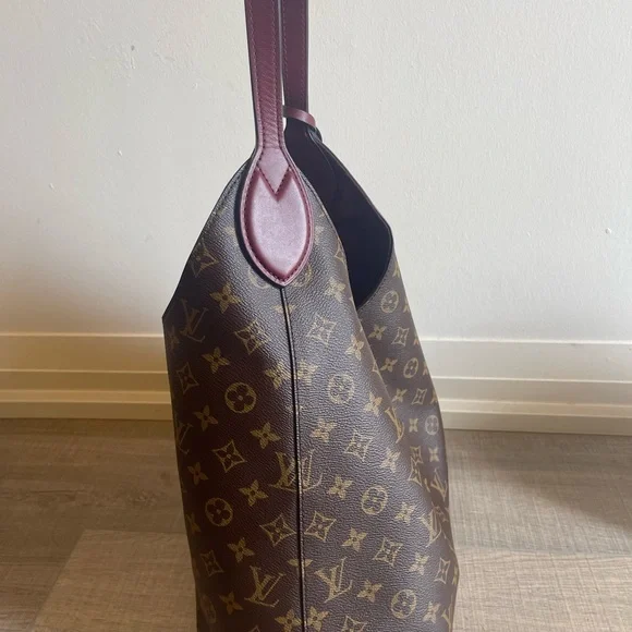Authentic Louis Vuitton Purse - Picture 7 of 13